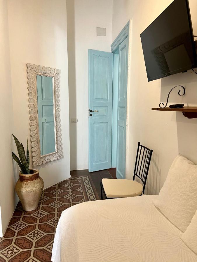 Antica Dimora Santa Marina Salina Bed & Breakfast Bagian luar foto