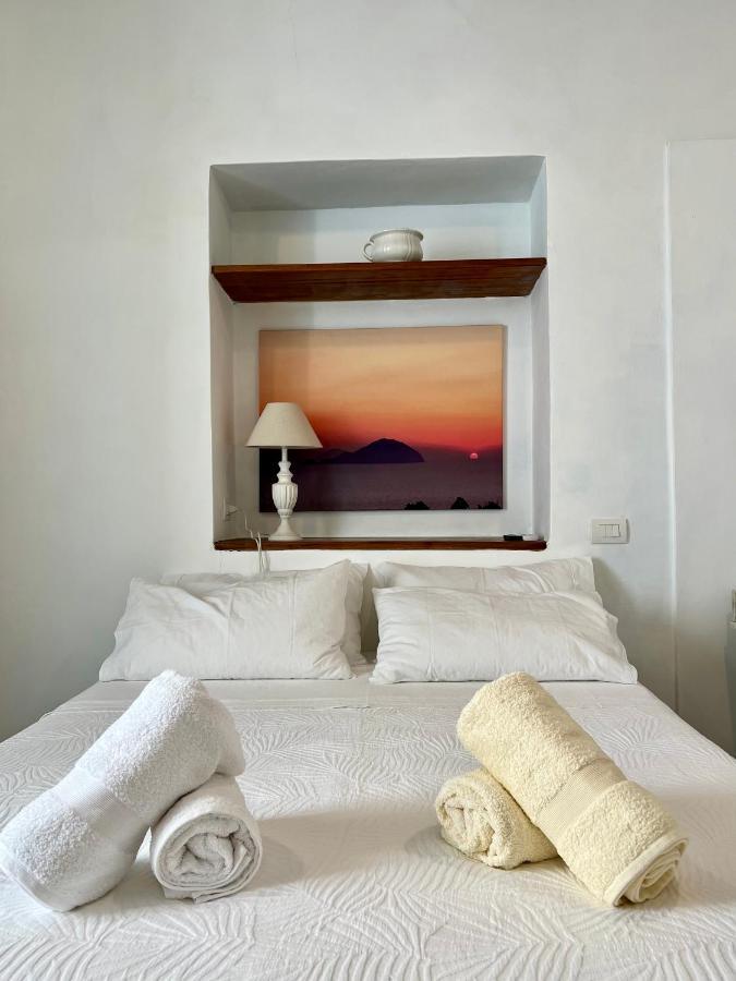 Antica Dimora Santa Marina Salina Bed & Breakfast Bagian luar foto