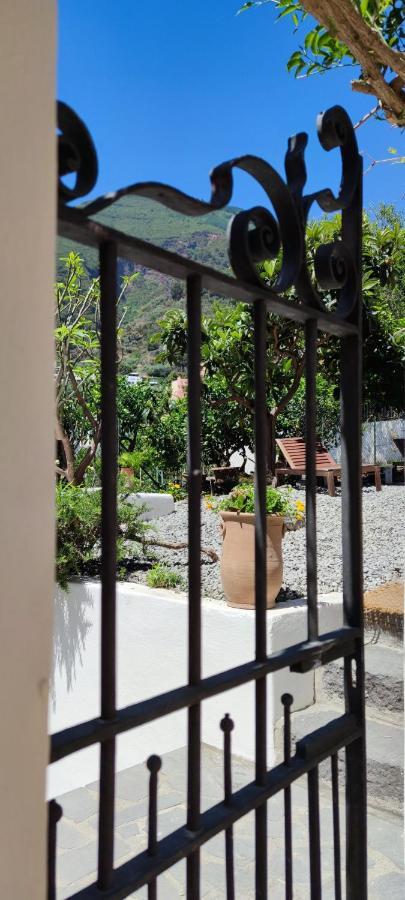 Antica Dimora Santa Marina Salina Bed & Breakfast Bagian luar foto