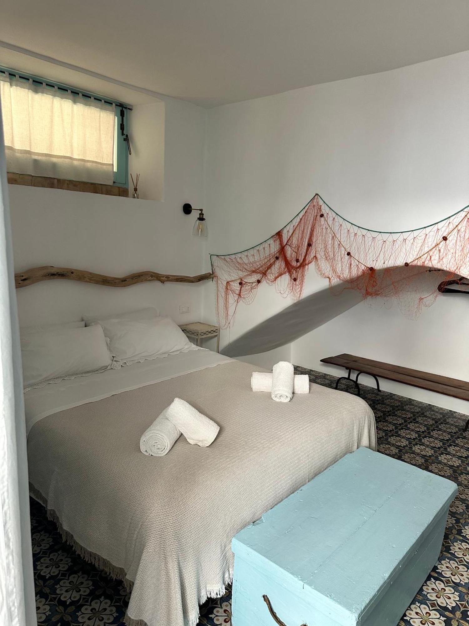 Antica Dimora Santa Marina Salina Bed & Breakfast Bagian luar foto