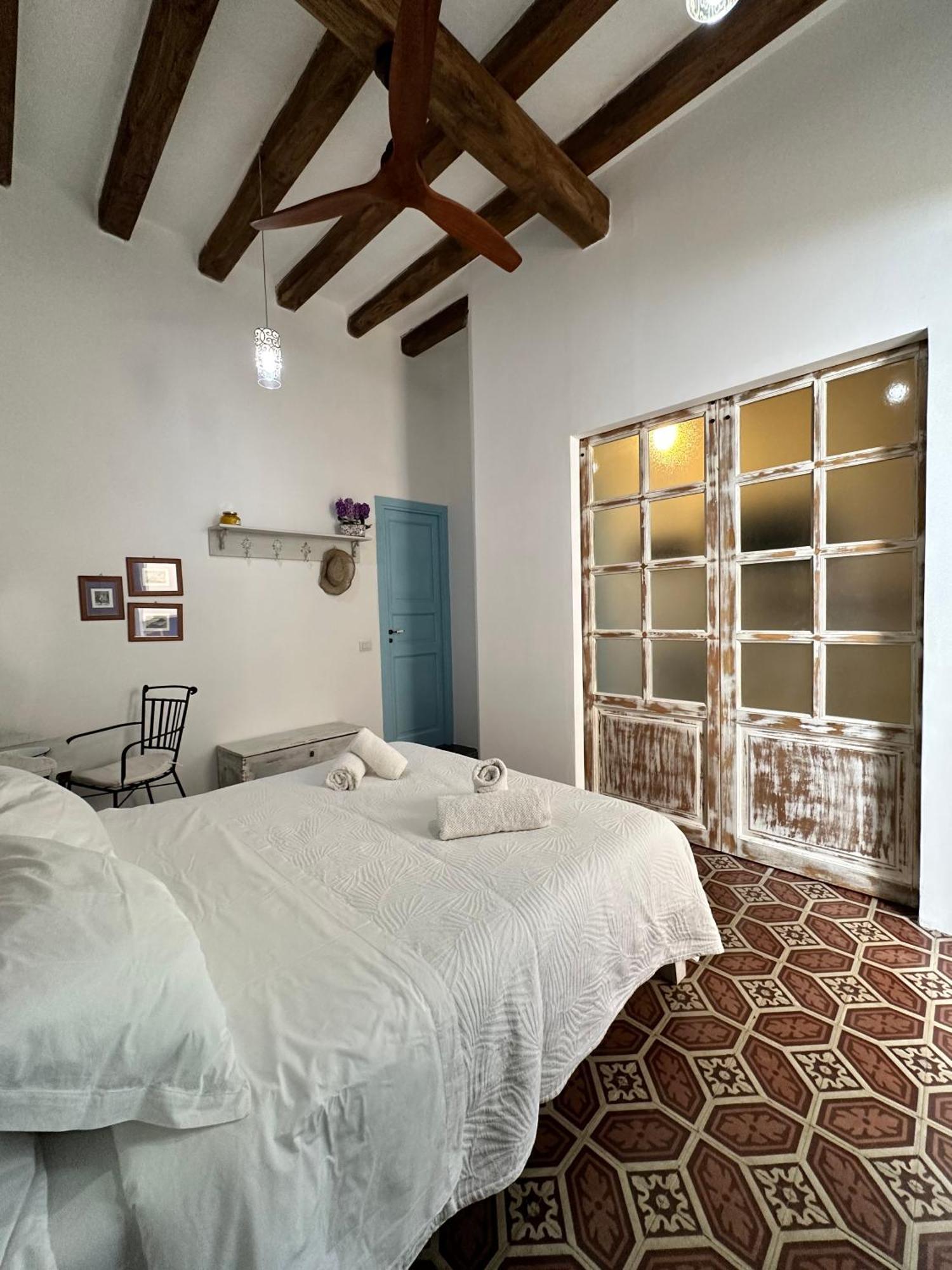Antica Dimora Santa Marina Salina Bed & Breakfast Bagian luar foto