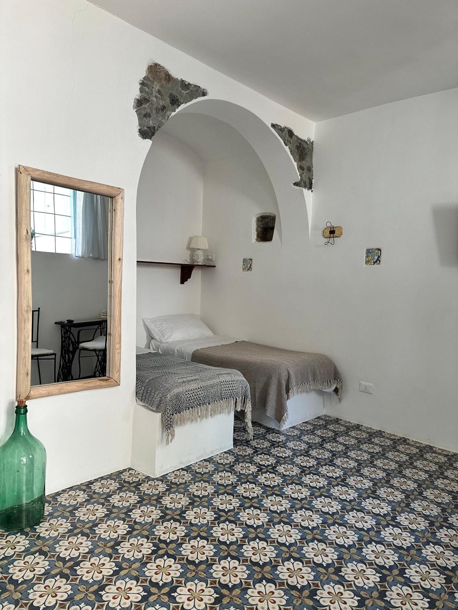 Antica Dimora Santa Marina Salina Bed & Breakfast Bagian luar foto
